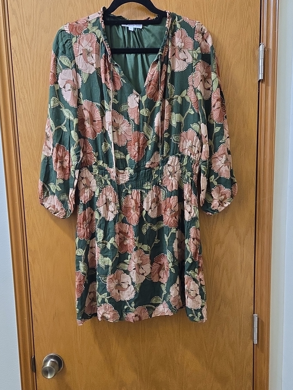 DR2 Floral V-Neck Green and Pink Short Dress